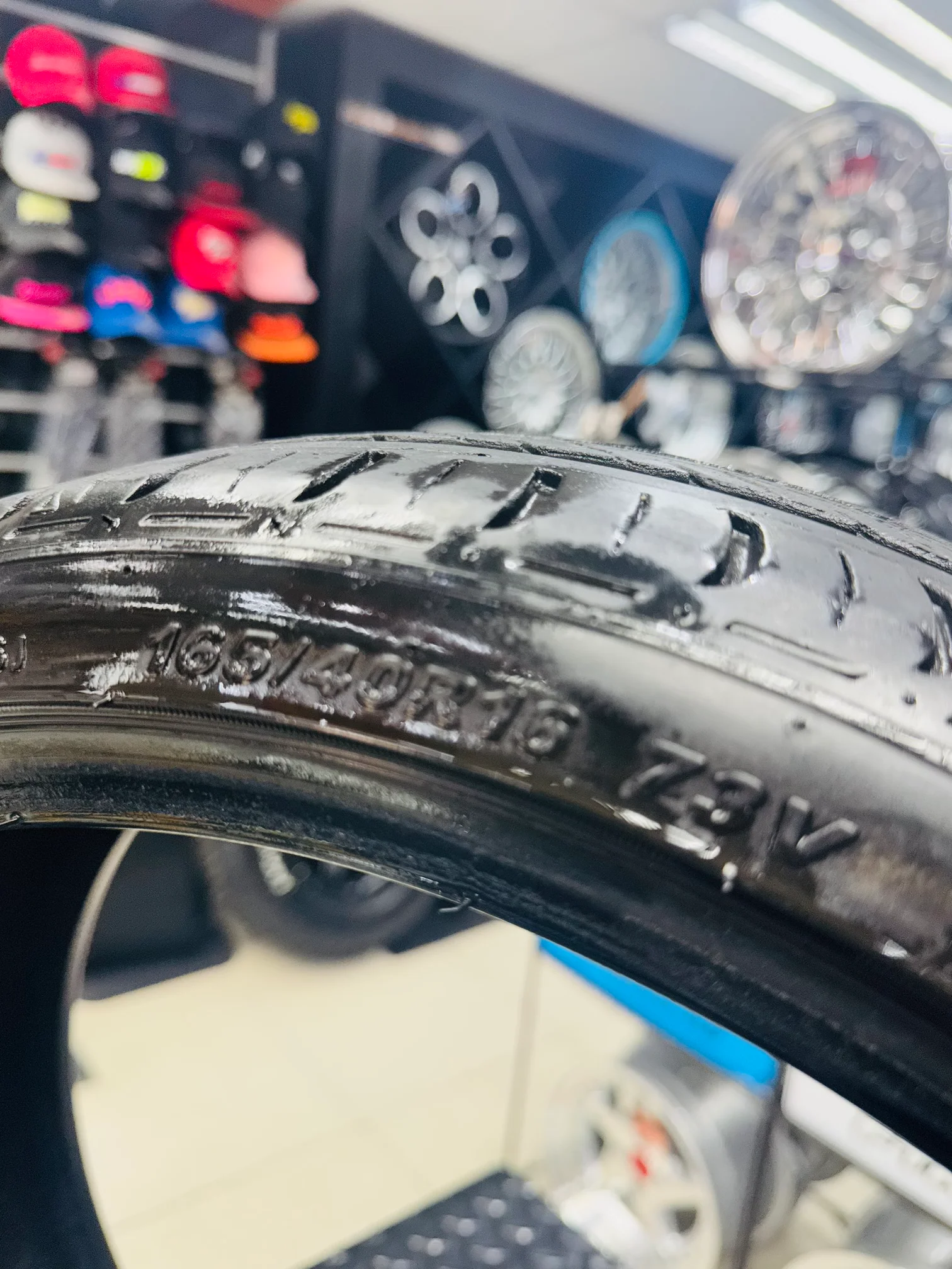 165/40/16 COMFORSER TYRE (USED) 70% TREAD - Image 4