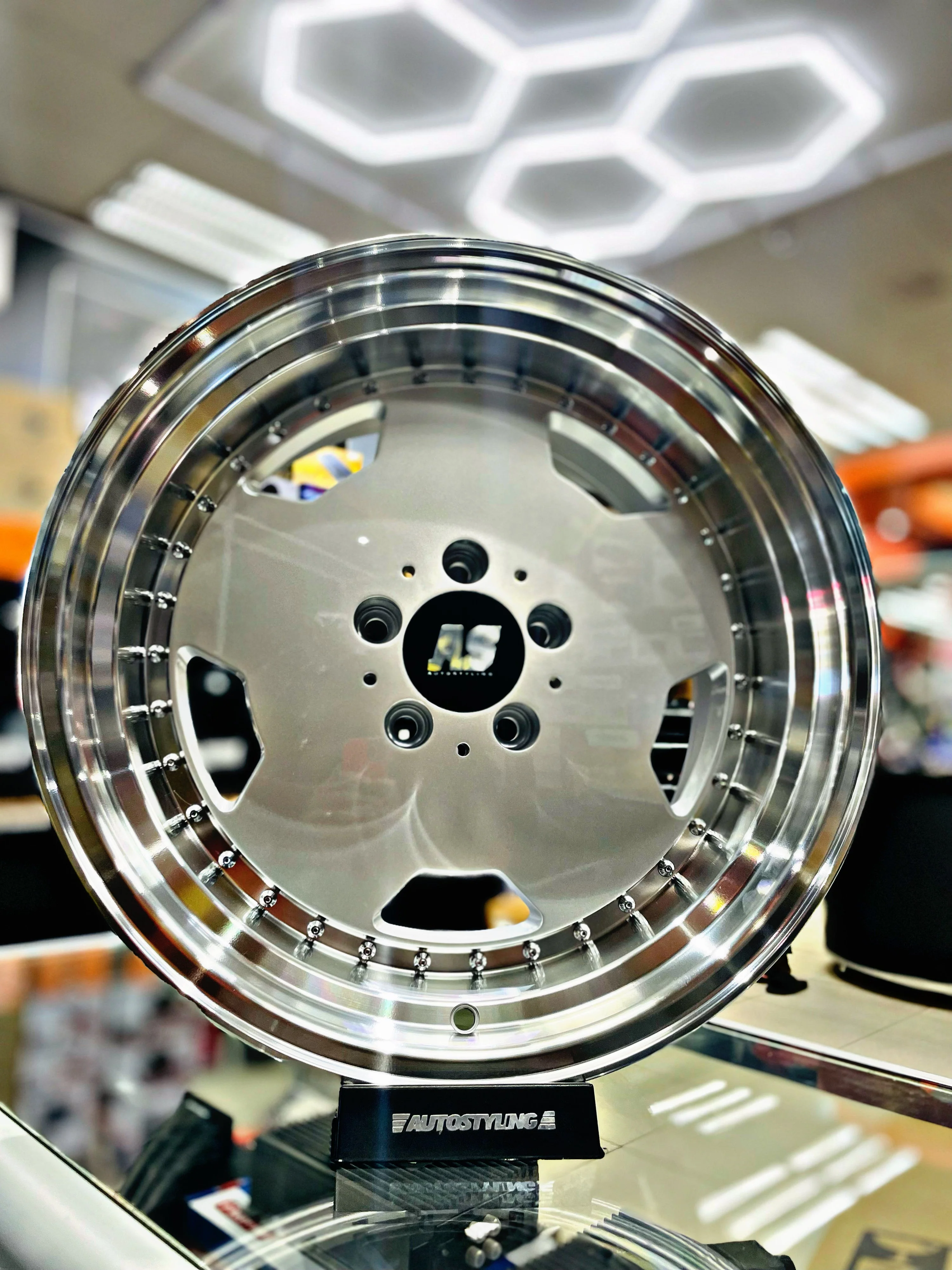 17” AMG PERFORMA 5-112 8j et25 - Image 2