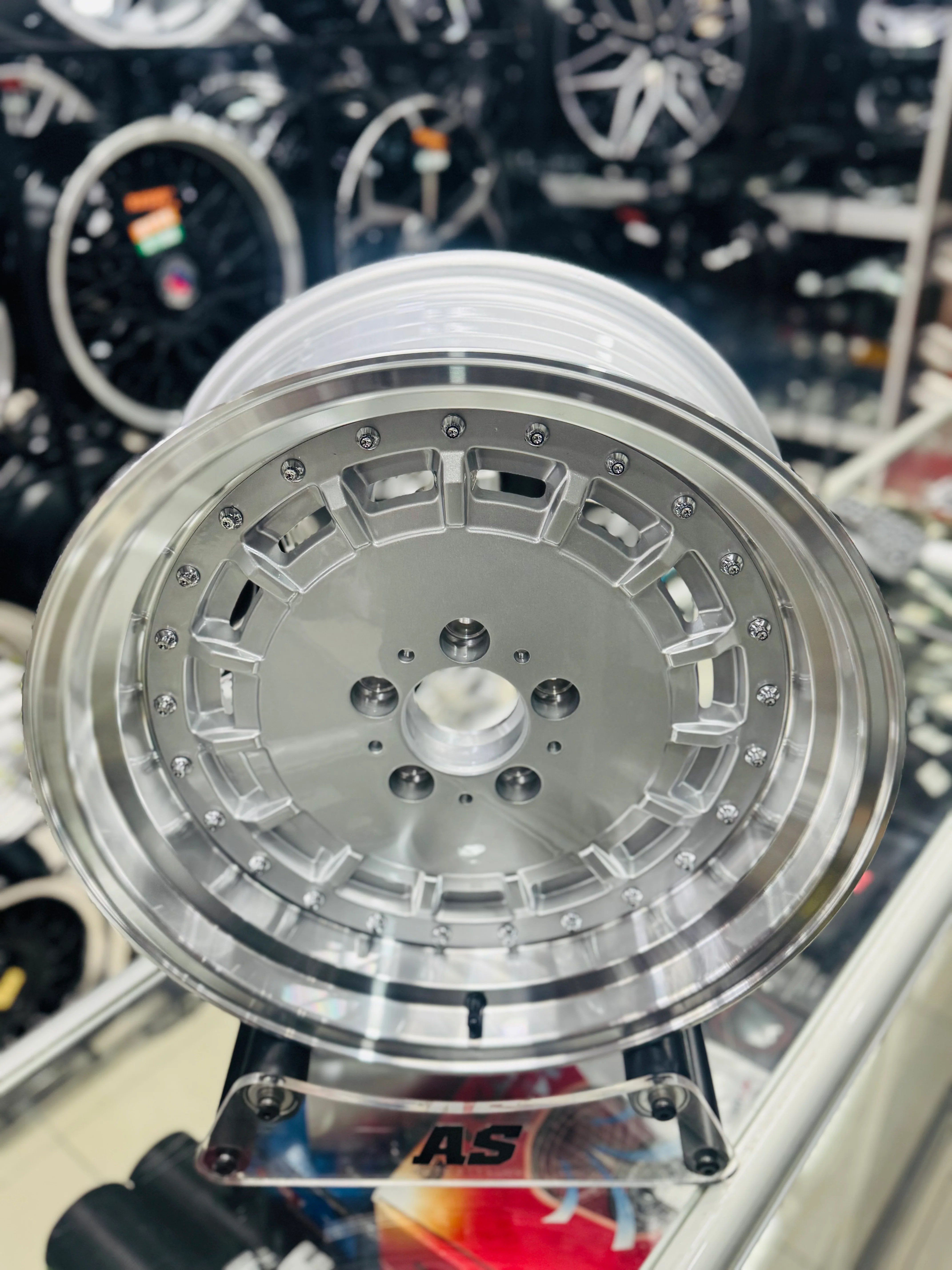 17” AS- BENZ CAPS 5/112  SILVER RIMS - Image 3