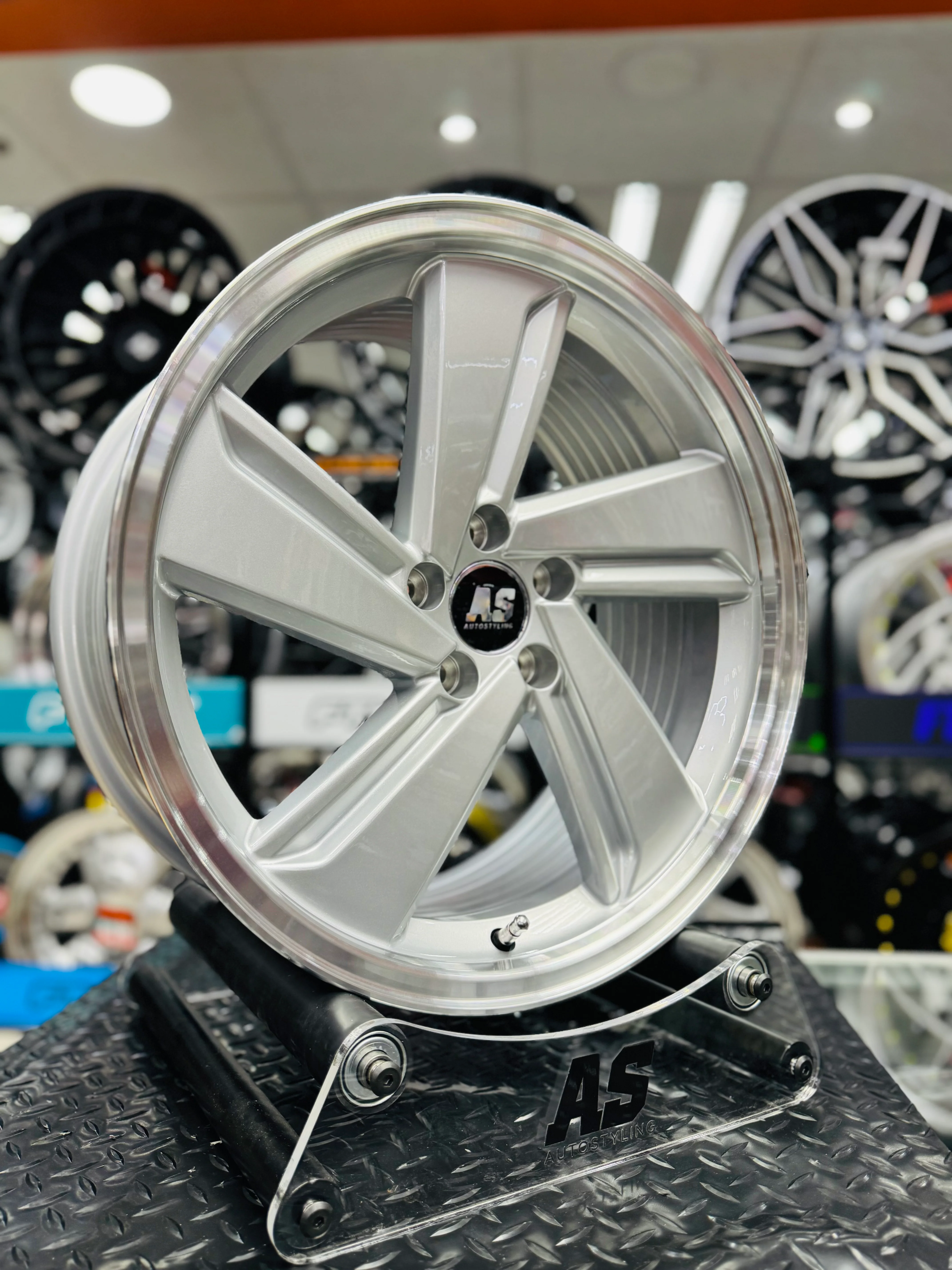 17” AS- MILTON DISHED 5/100 SILVER RIMS - Image 11