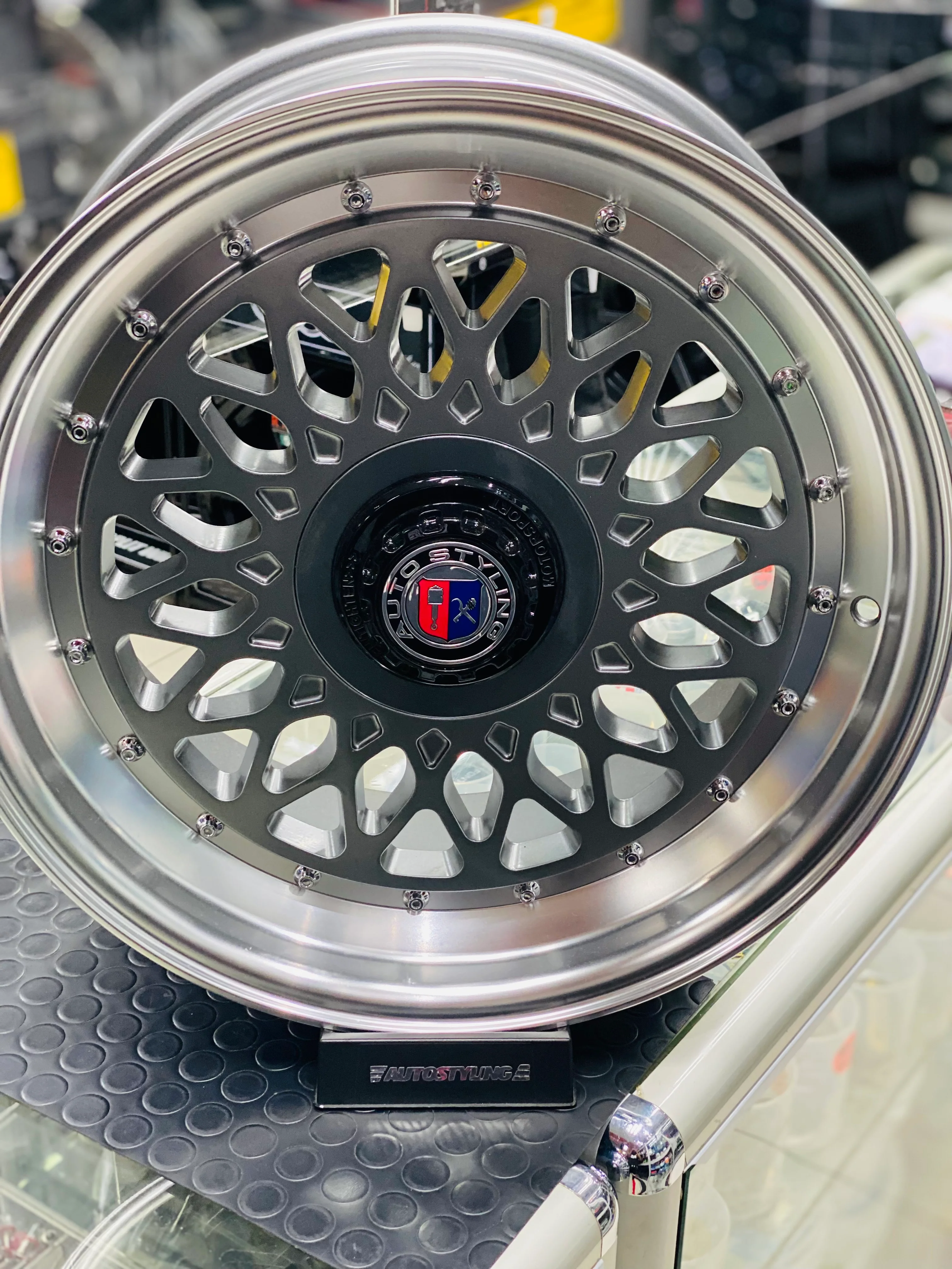 17'' AS-P/MESH 4/100 4/108 GUNMETAL - Image 7