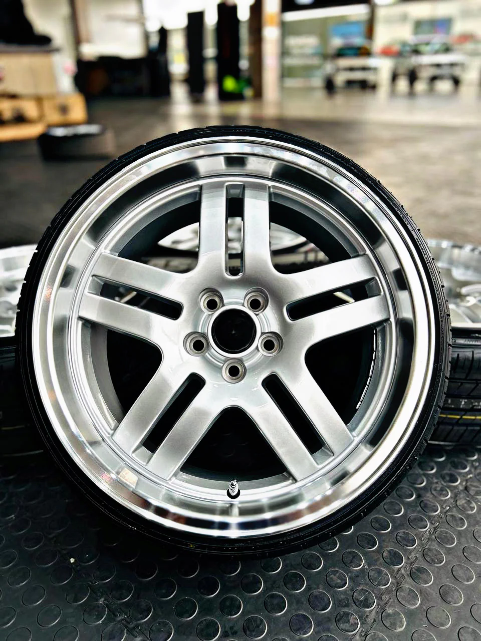 17" AS- TDI STEP  5/100 SILVER WHEELS - Image 14