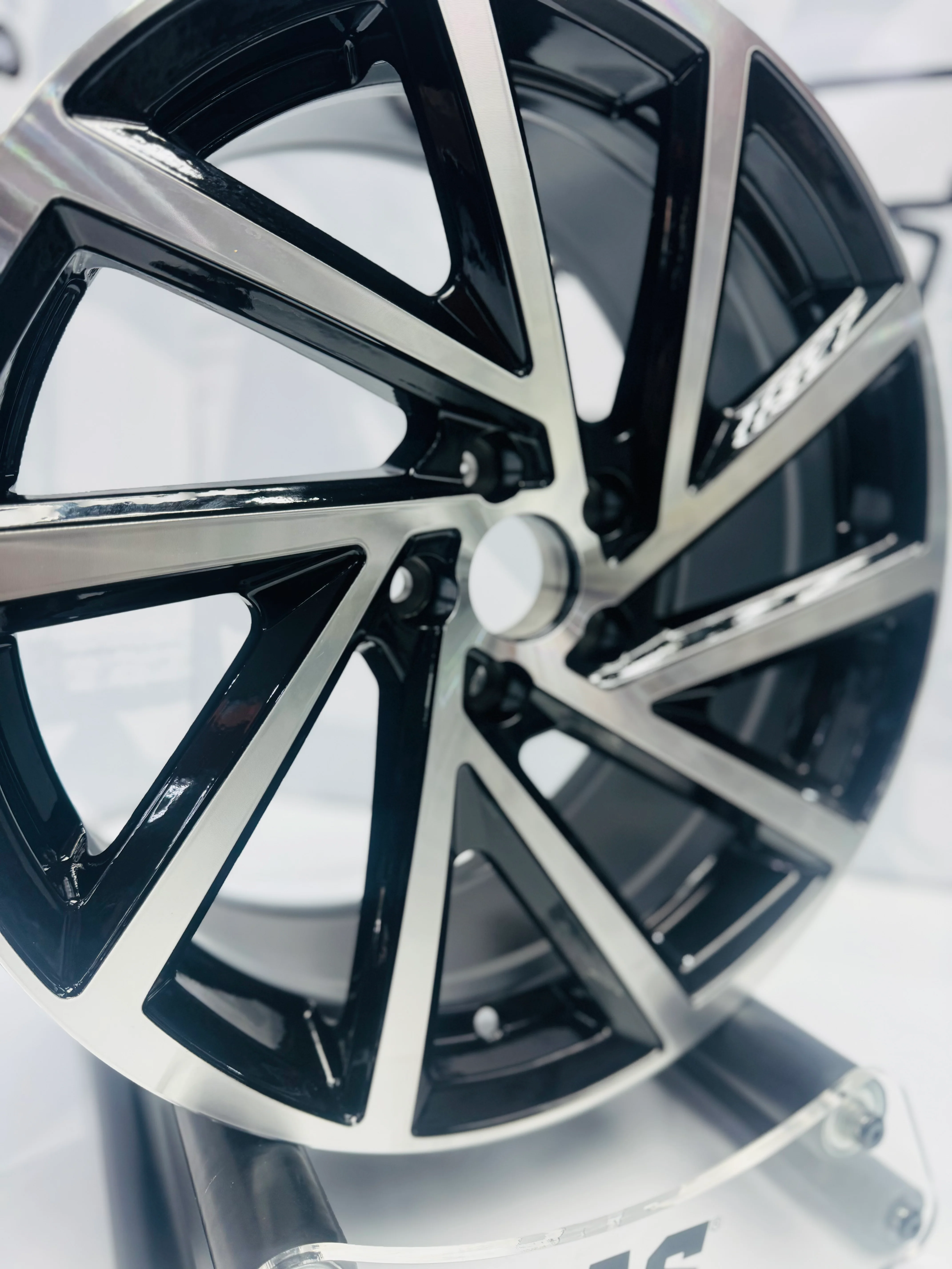 17” POLO R 5x100 PCD - Image 5