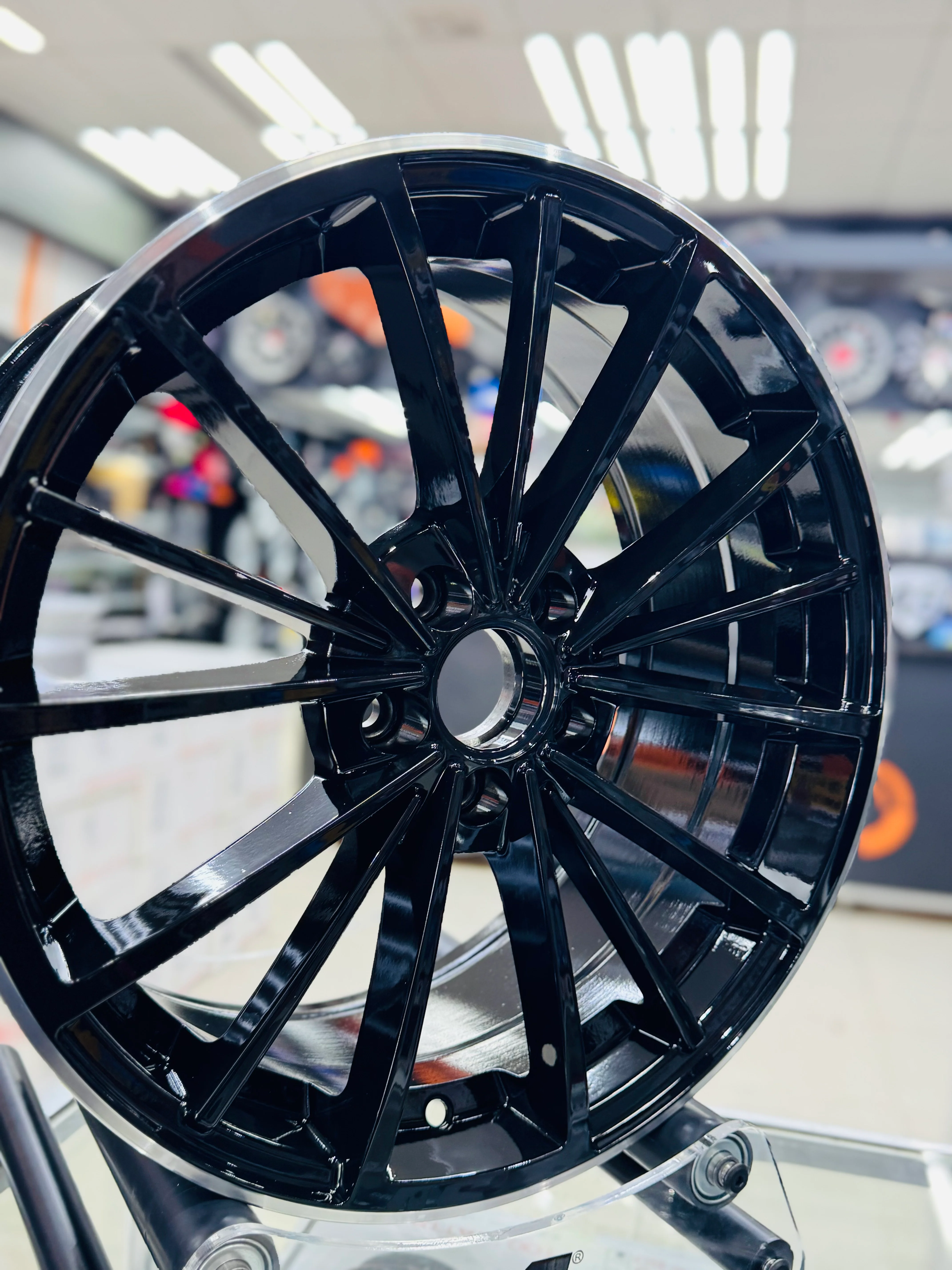 17” V-DUB  CLUBSPORT 2 GB SILVER LIP - Image 4