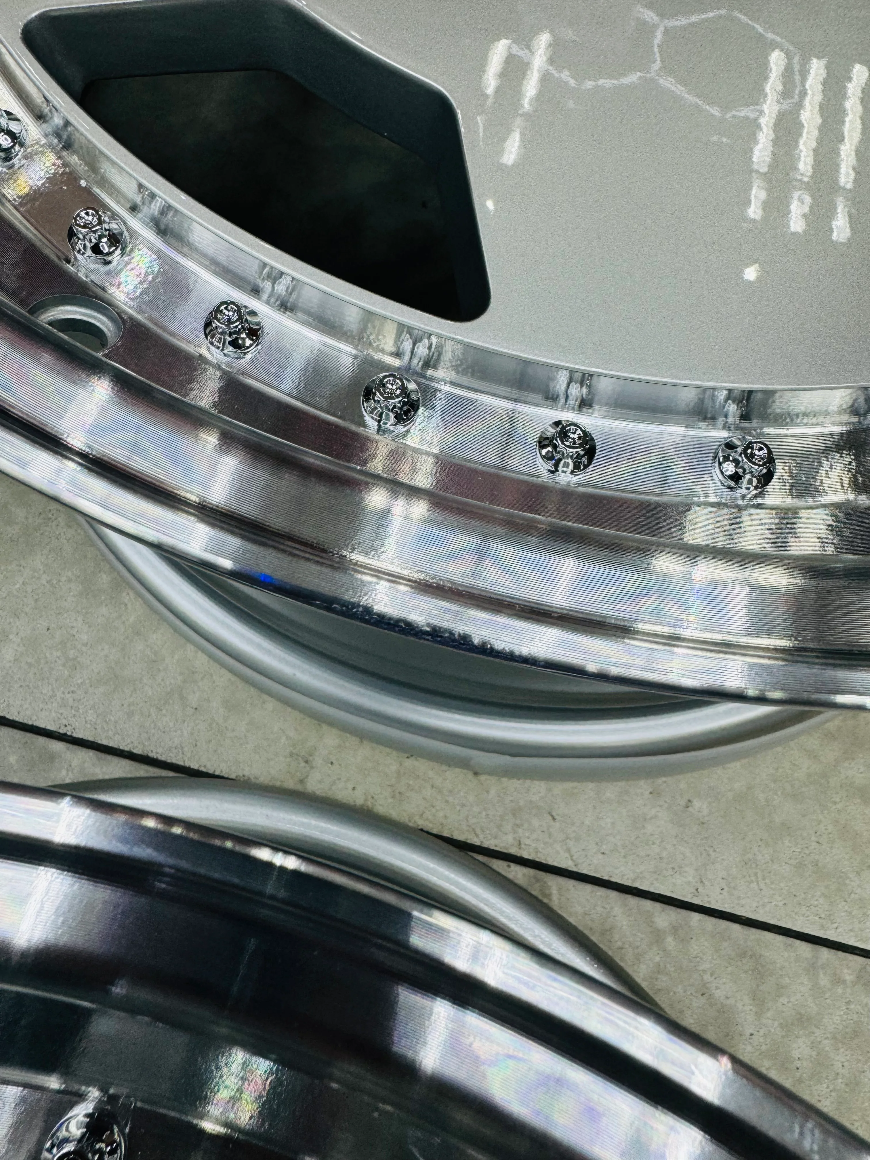 18” AMG PERFORMA 5-112 8J ALL ROUND ( Shop soiled set due to slight marks on 3x lips ) discounted by R5000 - Image 8