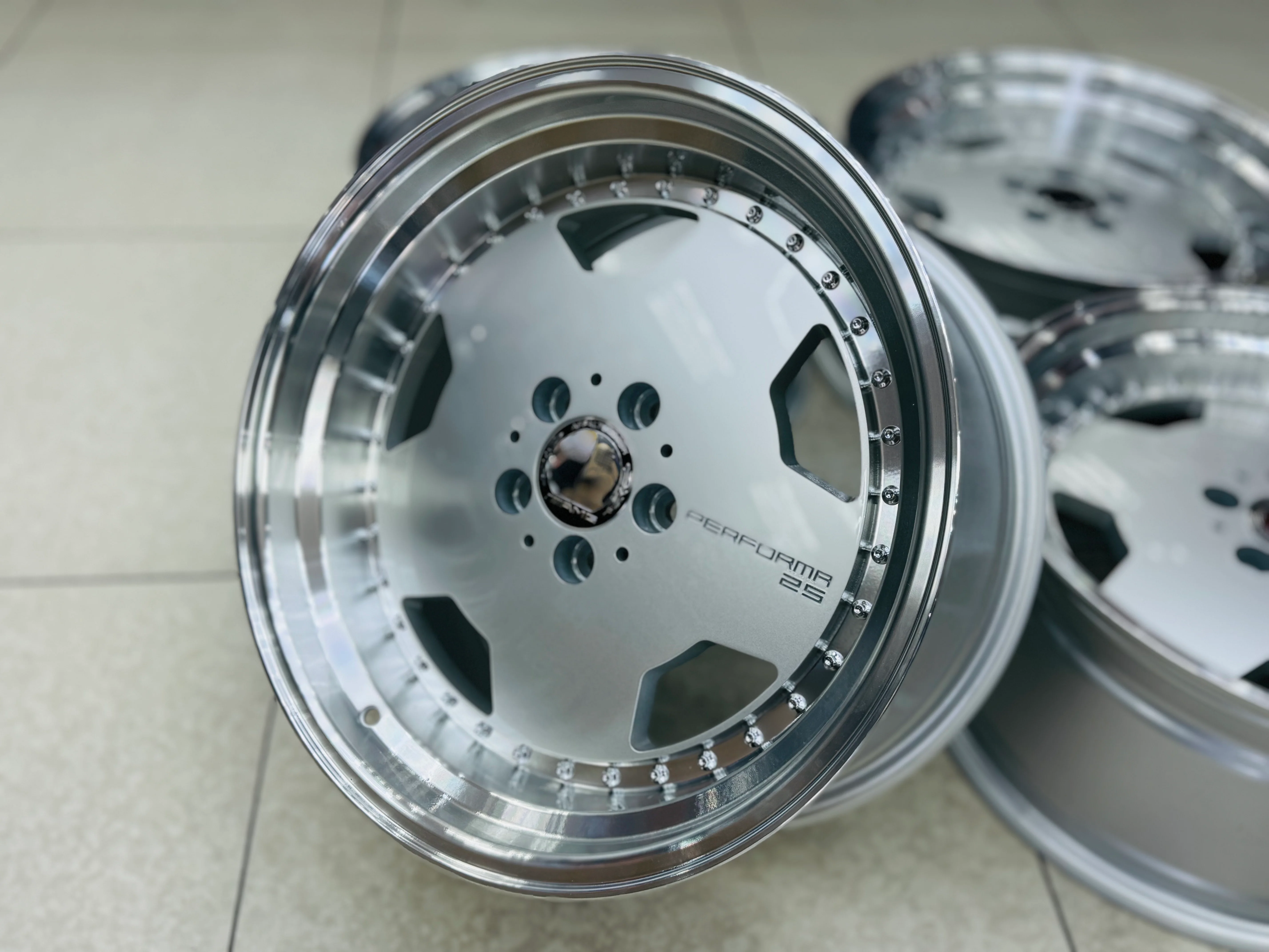 18” AMG PERFORMA 5-112 9J ALL ROUND - Image 16