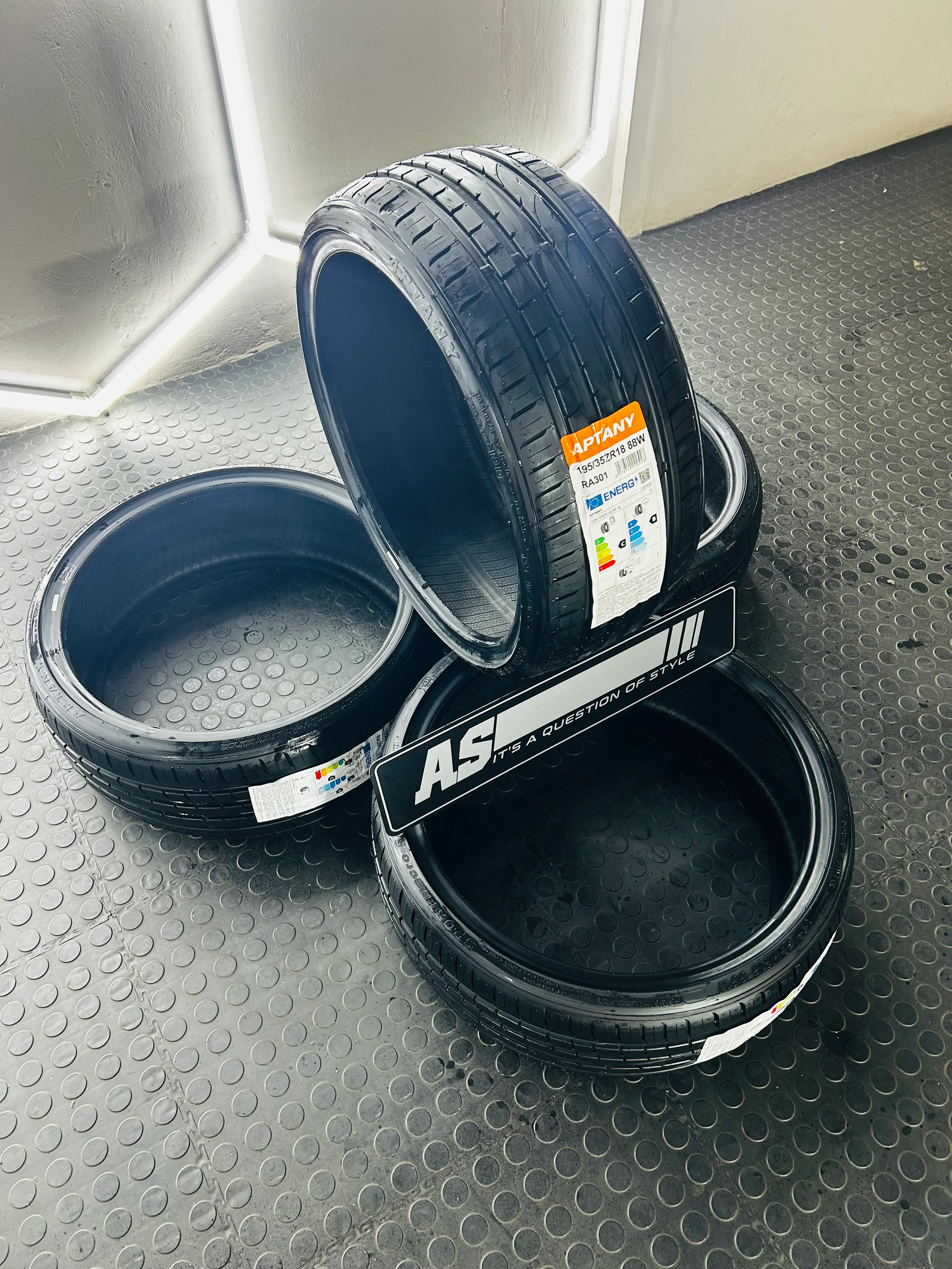 195/35/18 APTANY RA301 TYRE - Image 4