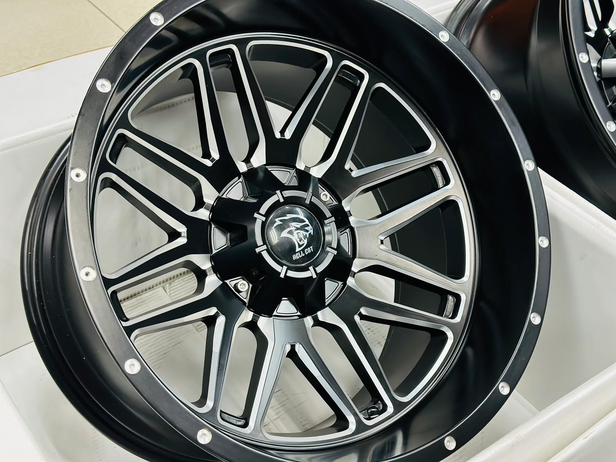 20” AS-0260 20X12J GLOSS BLACK/ SILVER DEMO SET - Image 3