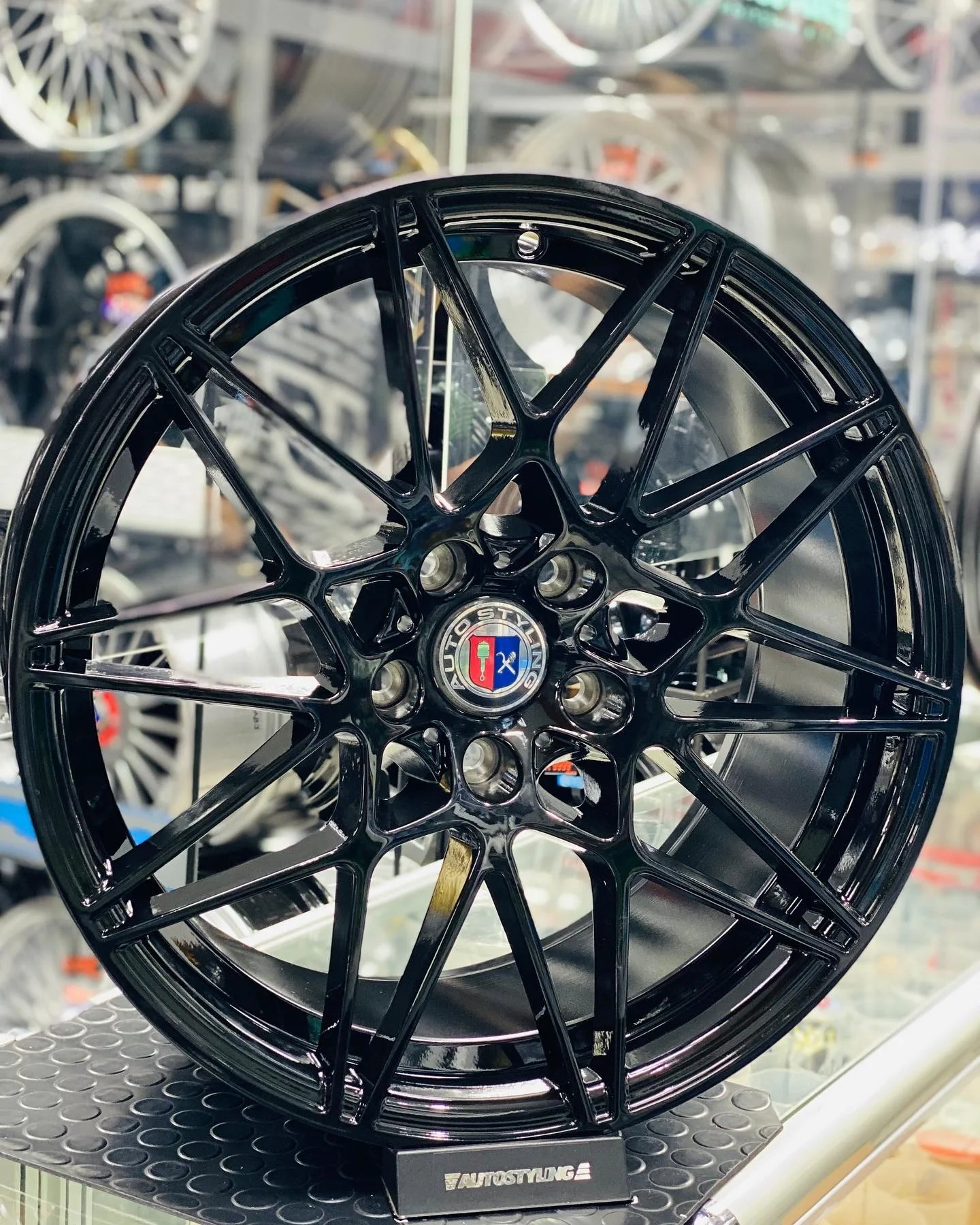 20” M4 COMP GLOSS BLACK available MAY 2025 - Image 10