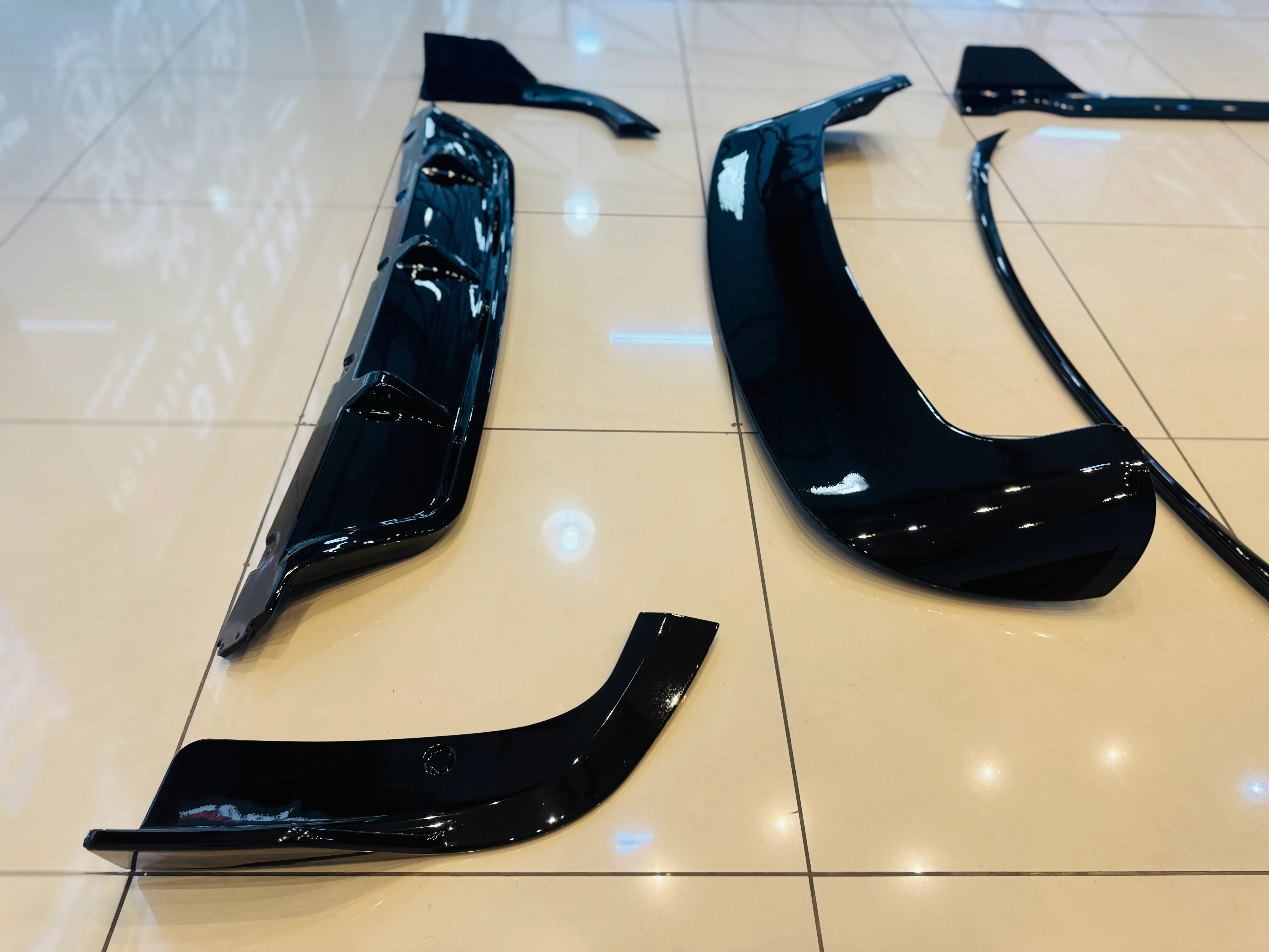 BM X5 G05 FACELIFT 2023+ BLK WARRIOR KIT BIG WING - Image 6