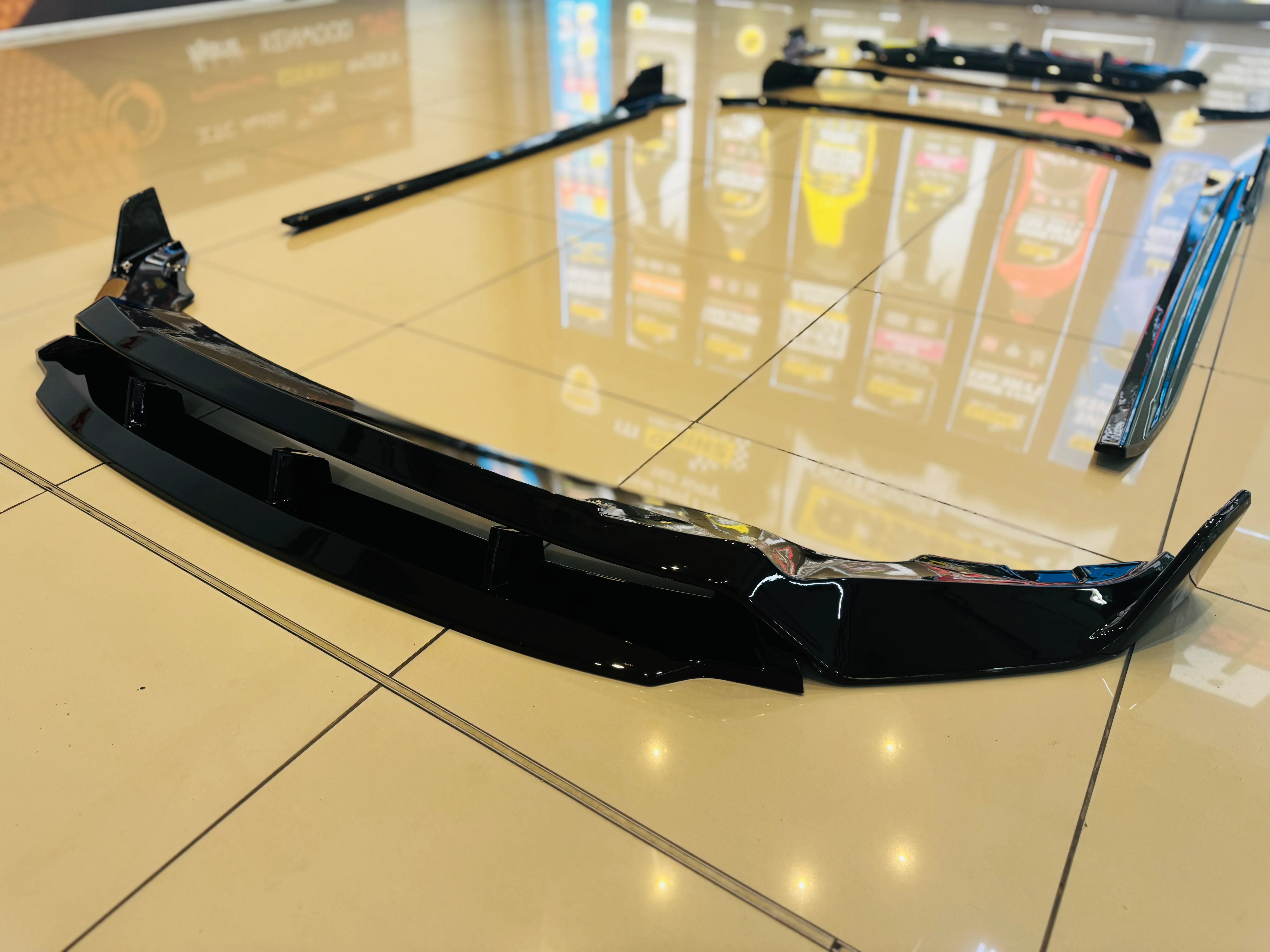 BM X5 G05 FACELIFT 2023+  BLK WARRIOR KIT SMALL WING - Image 4