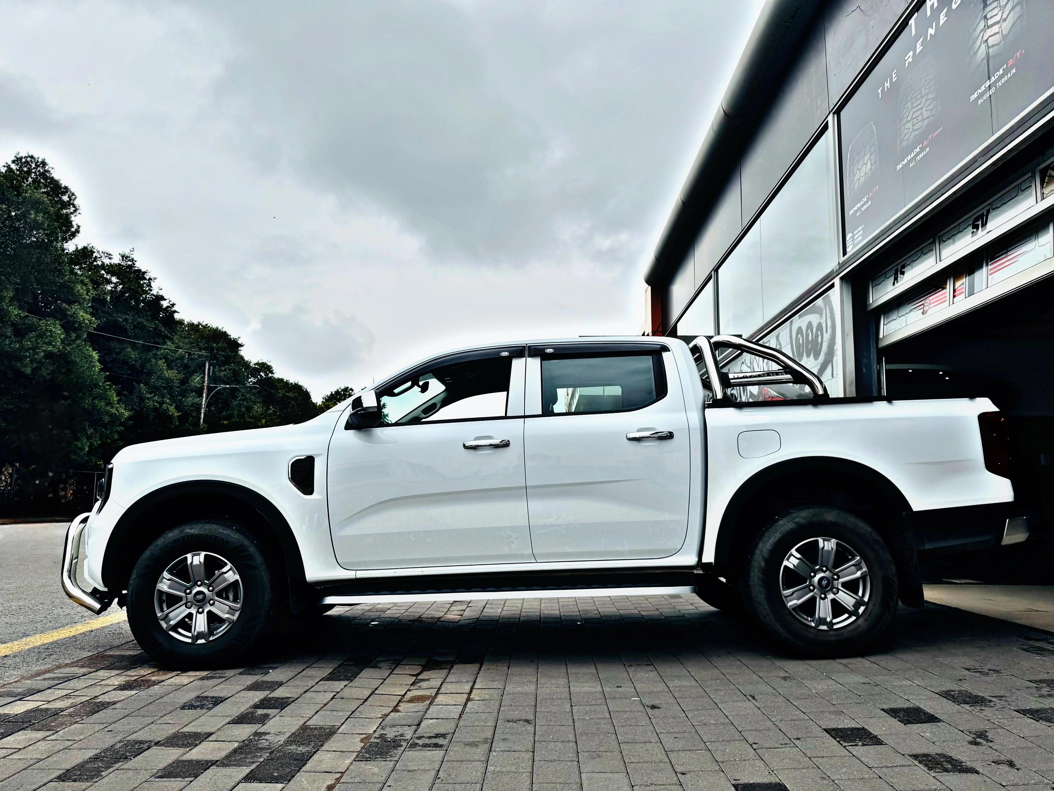 Ford ranger T6 / T7 / T9 incl next Gen 2012- 2025 SIDE STEPS BRAND NEW - Image 3