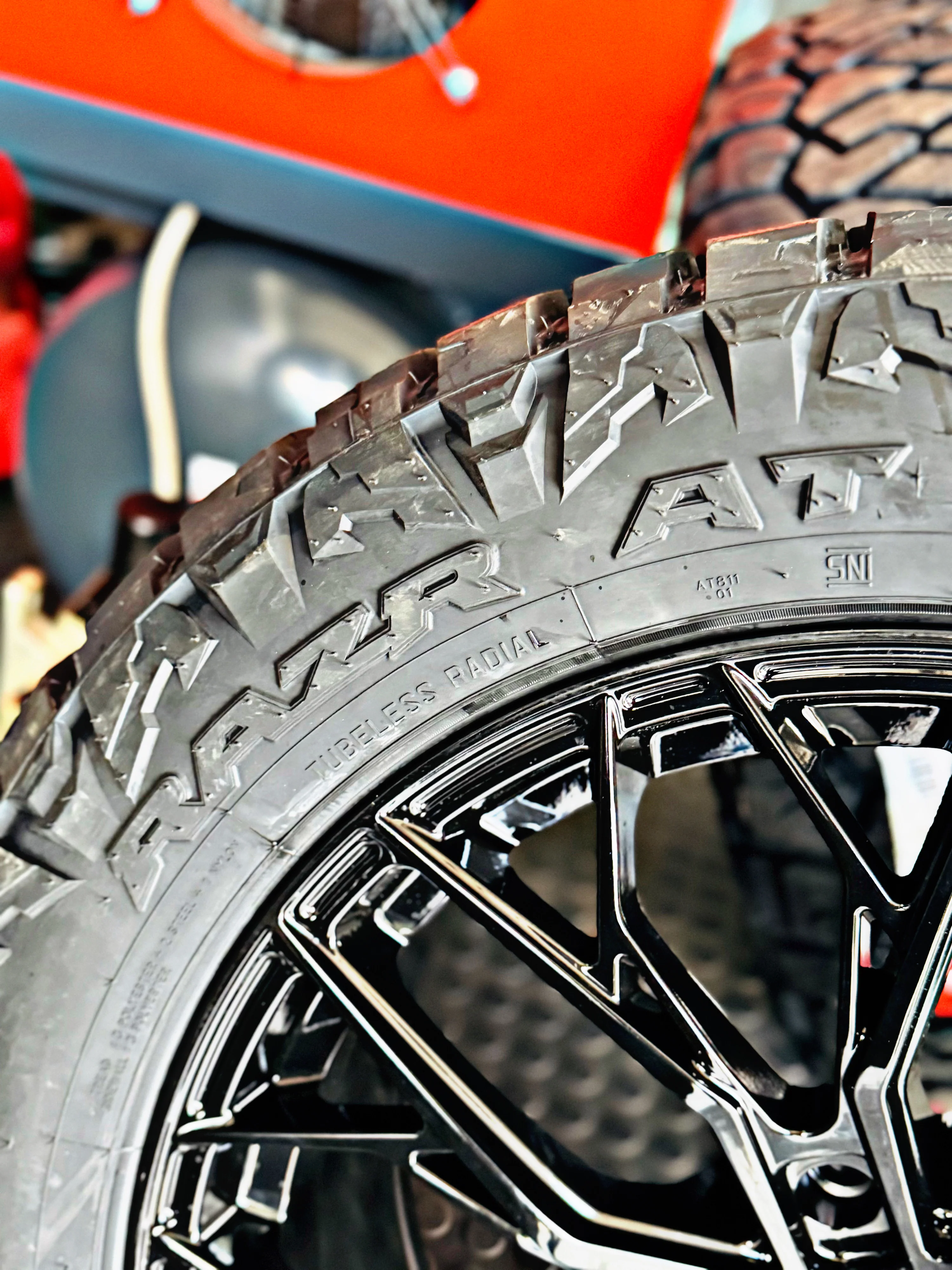 MAXXIS 285/55/20 RAZR A/T TYRES - Image 4