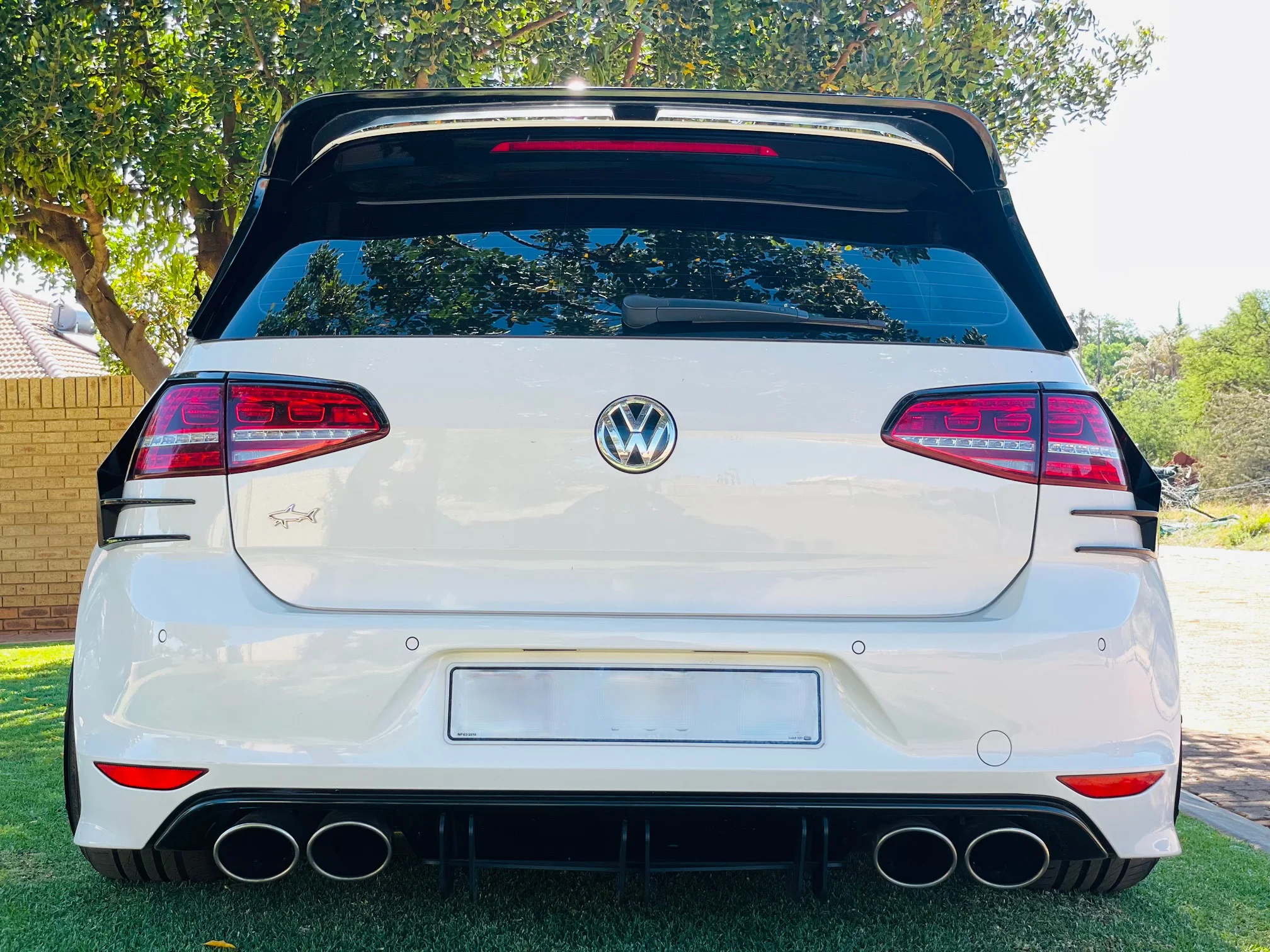 MK7 TAIL LIGHT TRIMS RAZOR GLOSS BLACK - Image 12