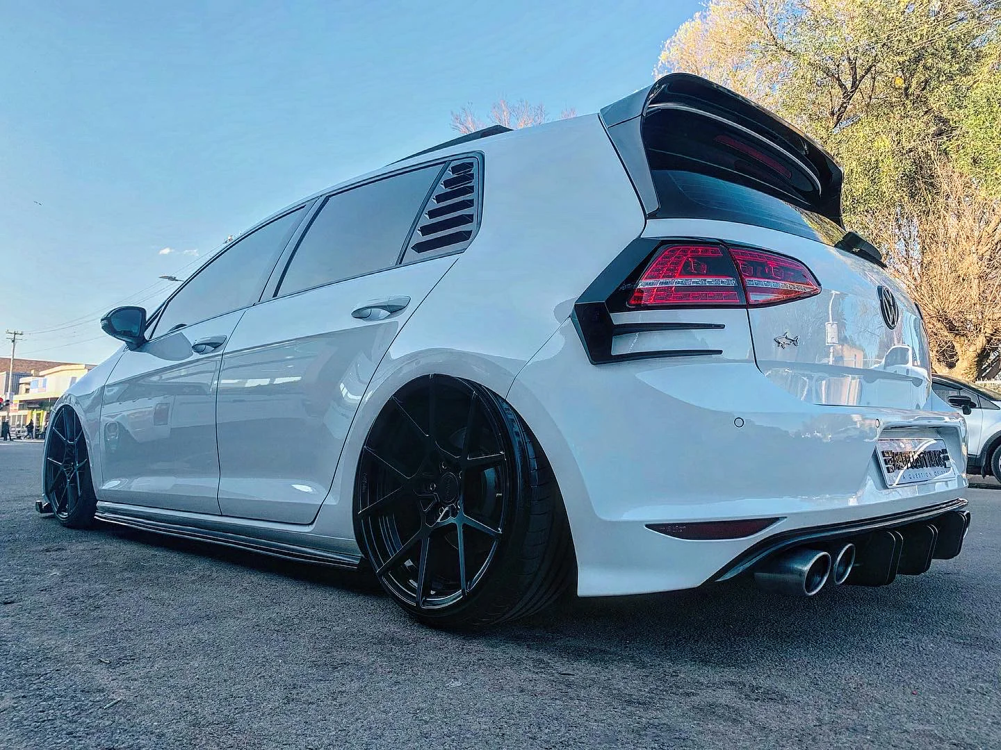 MK7 TAIL LIGHT TRIMS RAZOR GLOSS BLACK - Image 17