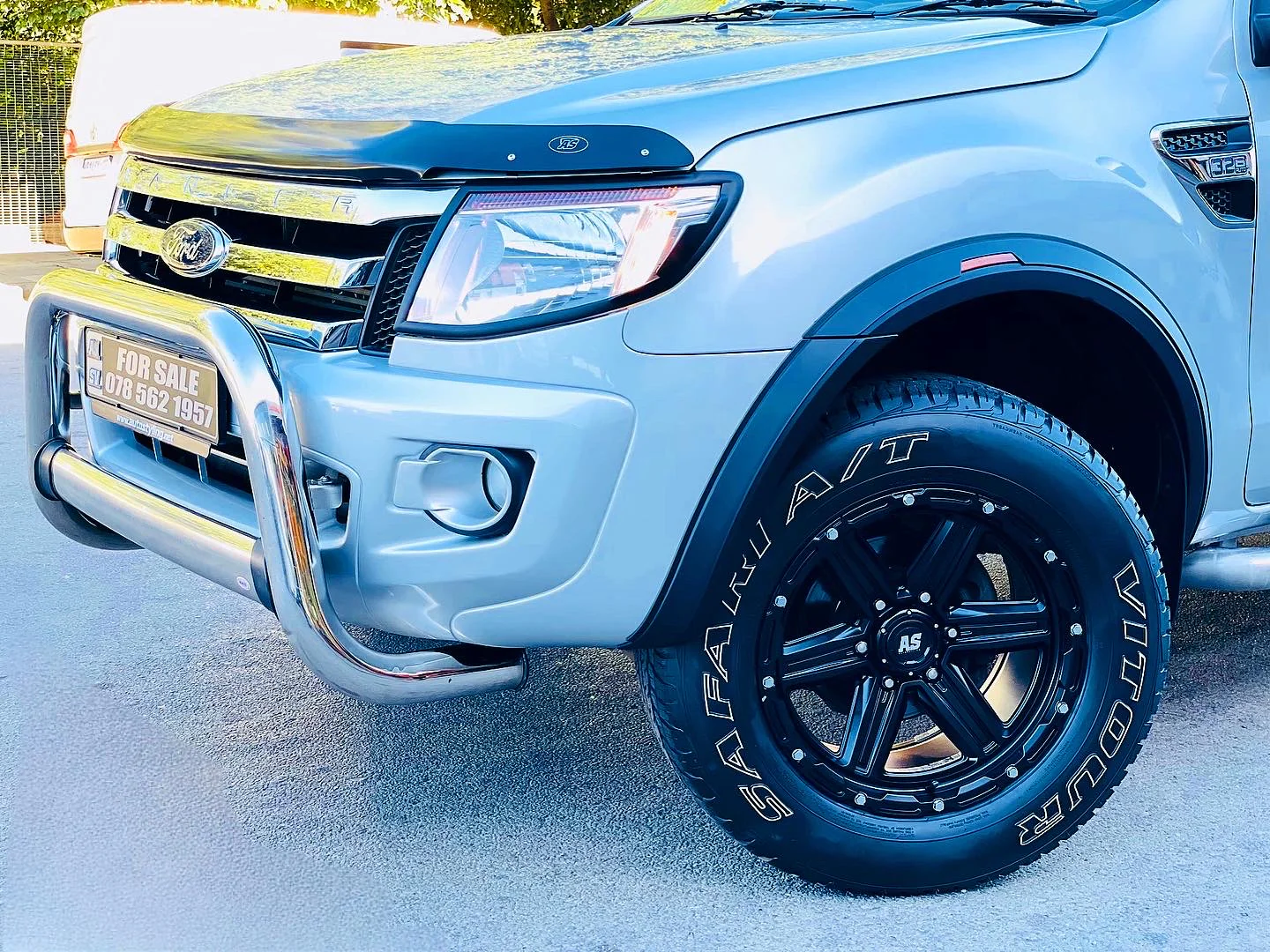 RANGER FX4 style MATT BLACK SLIM WHEEL ARCHES with reflector - Image 17