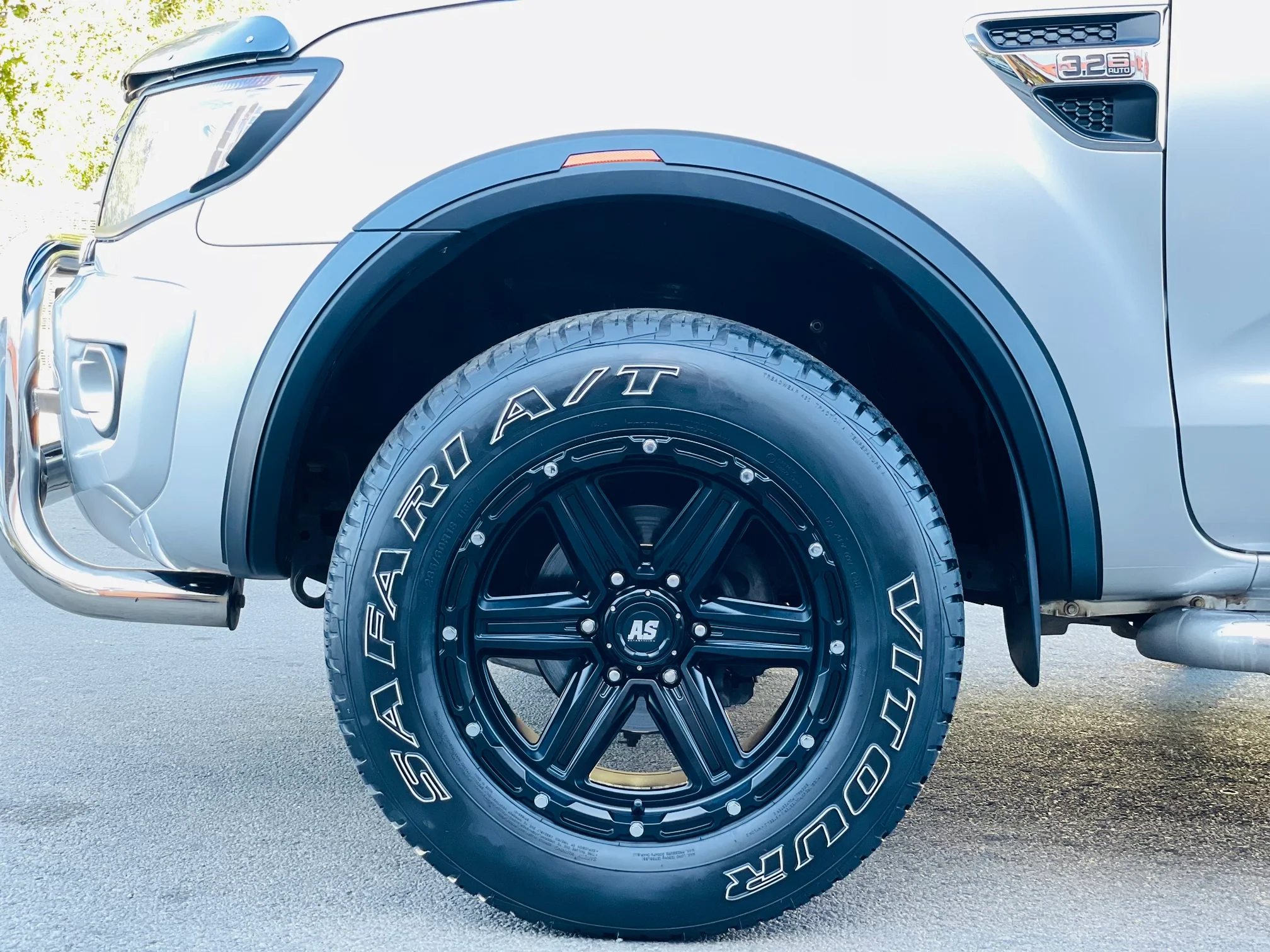 RANGER FX4 style MATT BLACK SLIM WHEEL ARCHES with reflector - Image 23