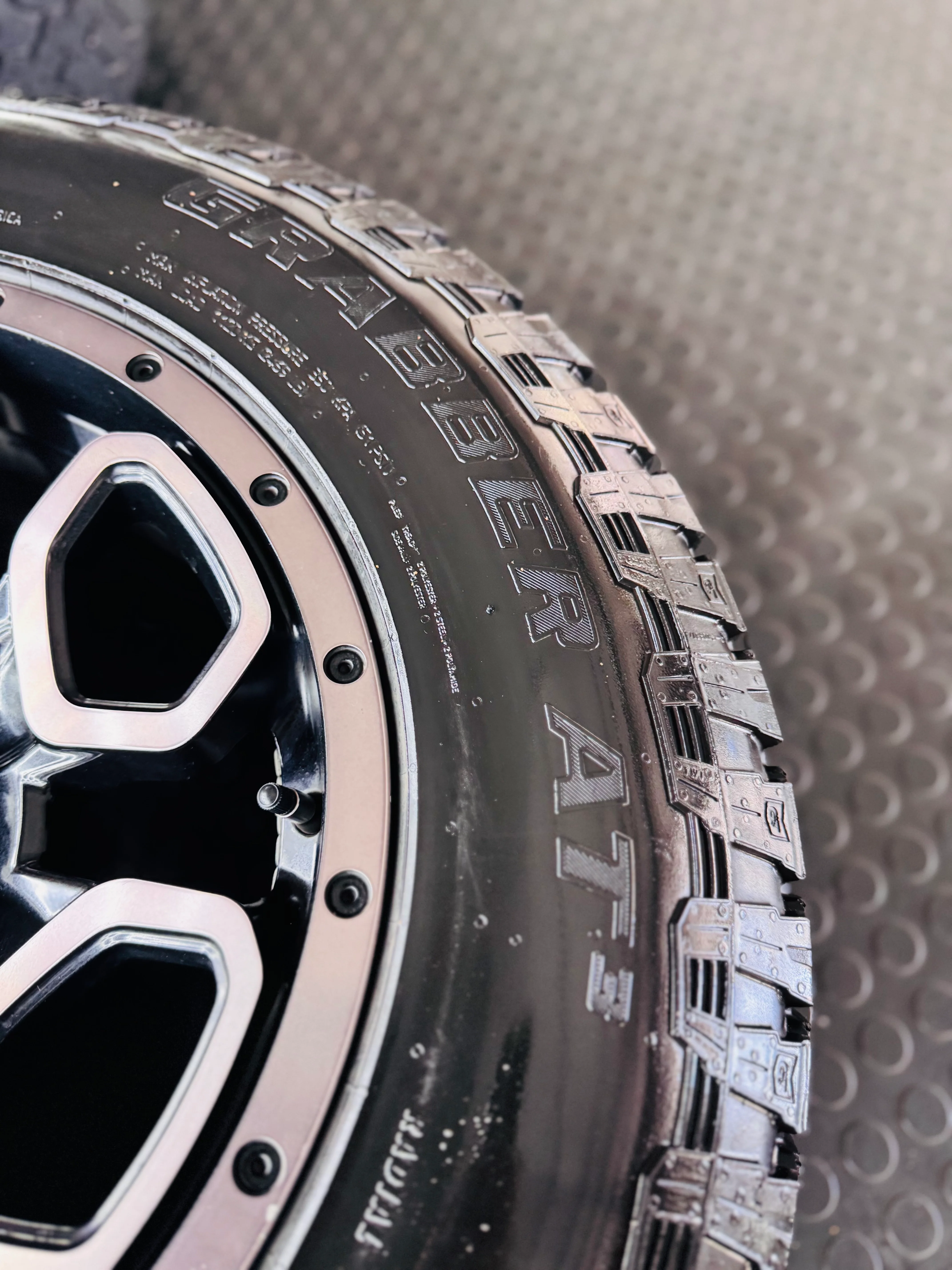 RIM & TYRE COMBO DEAL 17” ALINE SUMMIT + GRABBER AT3 TYRES USED - Image 5
