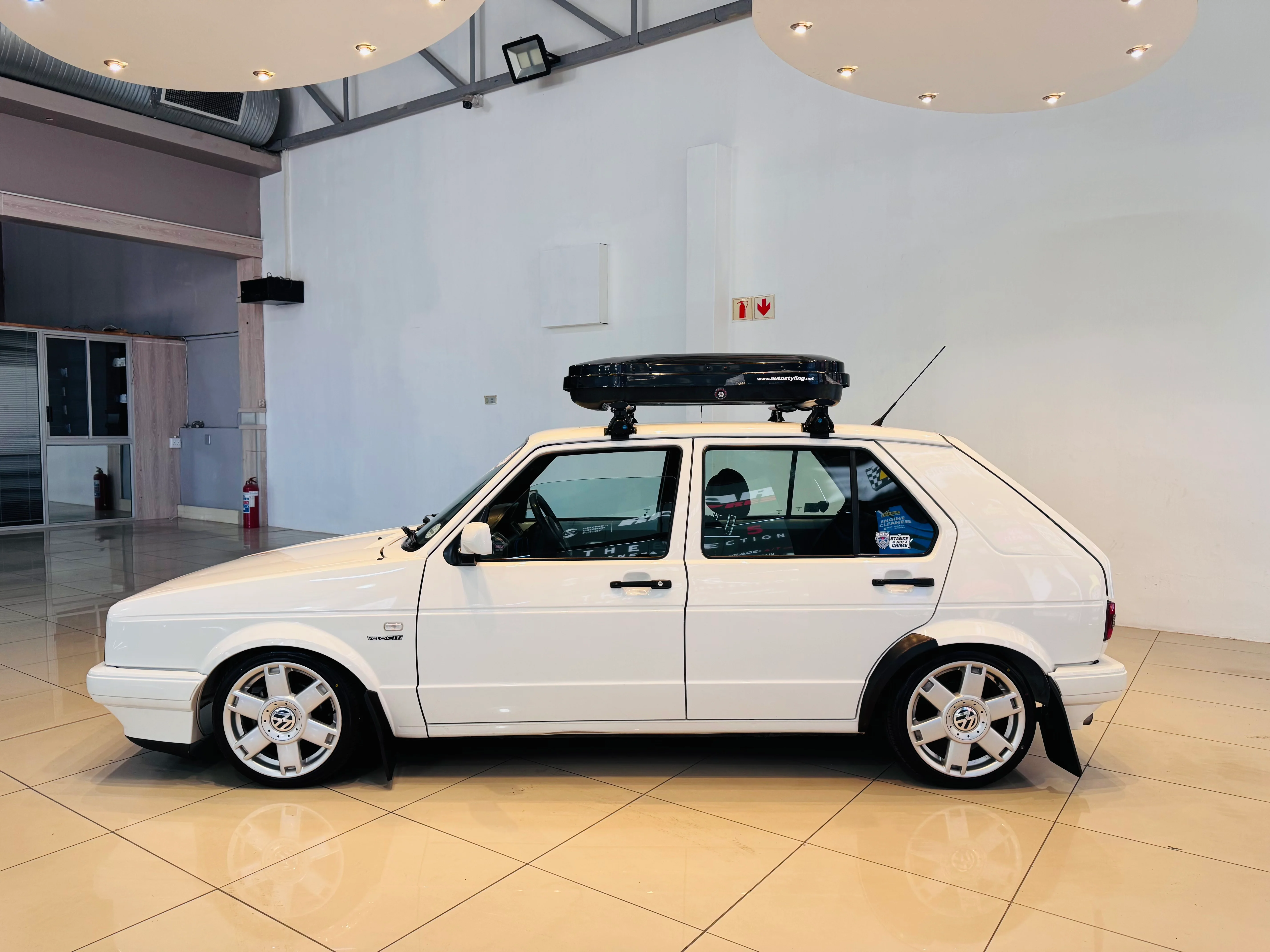 ROOF BOX 300L ABS PLASTIC - Image 12