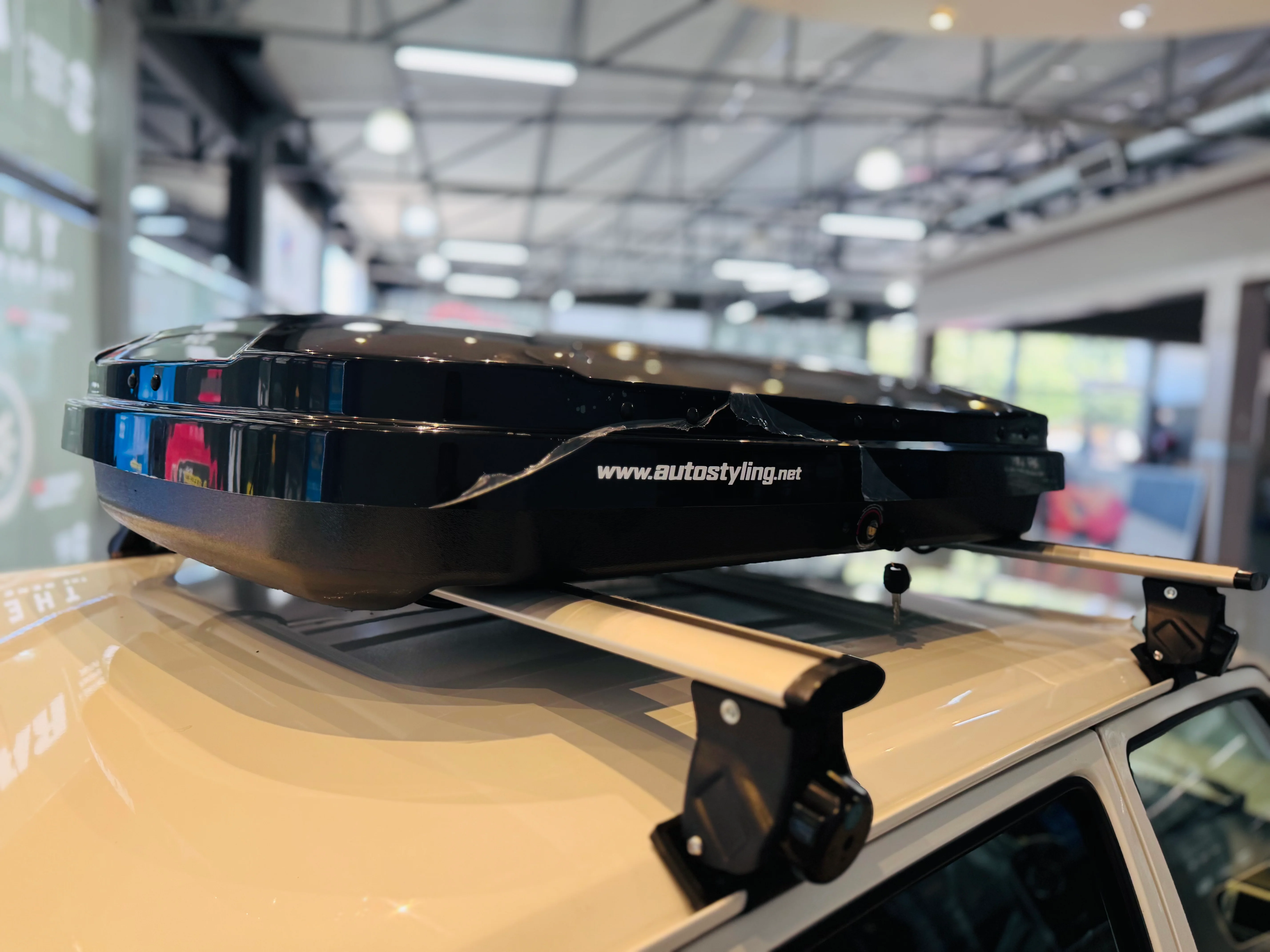ROOF BOX 300L ABS PLASTIC - Image 9