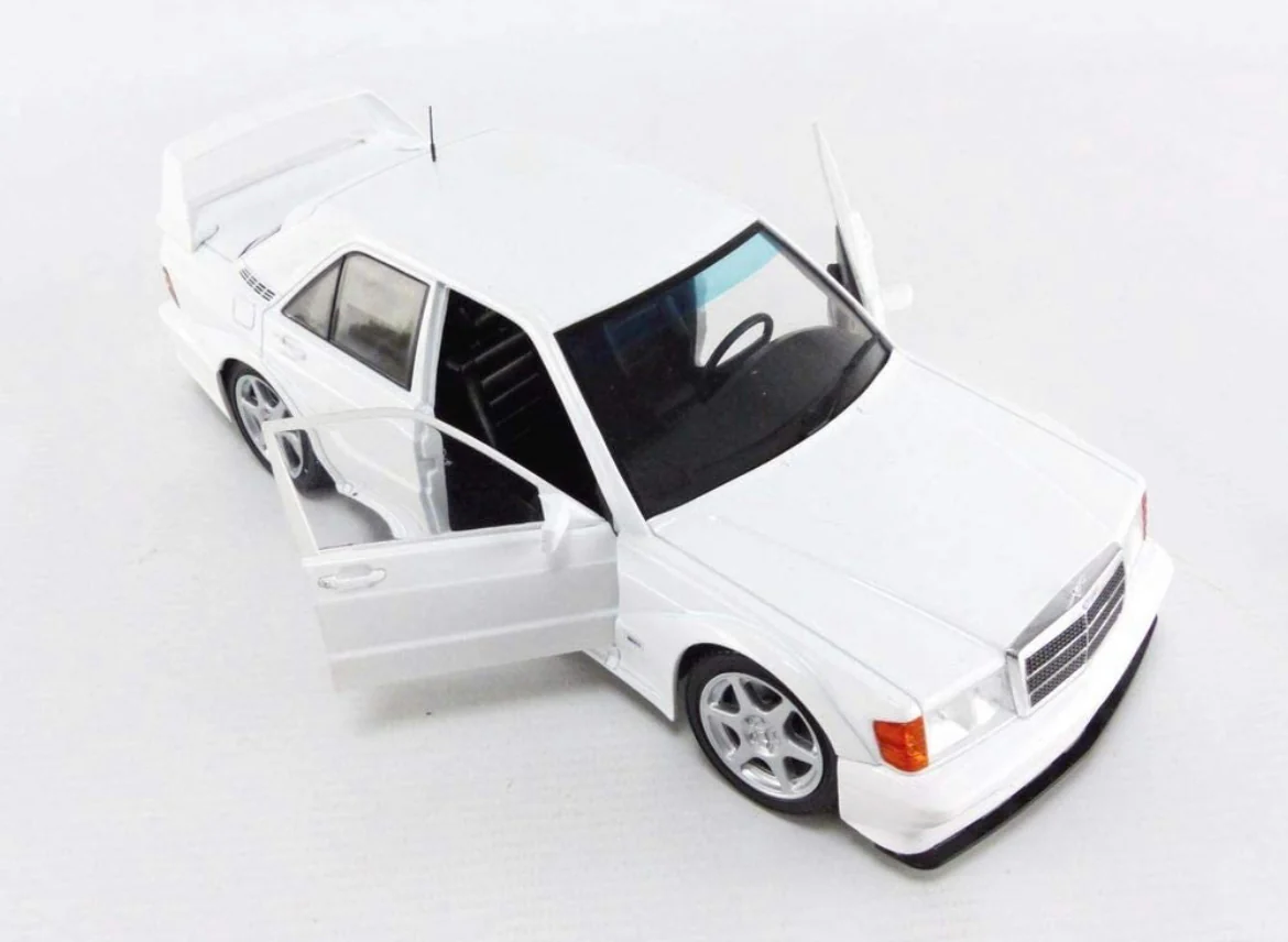 SOLIDO 1:18 SCALE MODEL CAR MERCEDES 190E EVO2 - Image 16