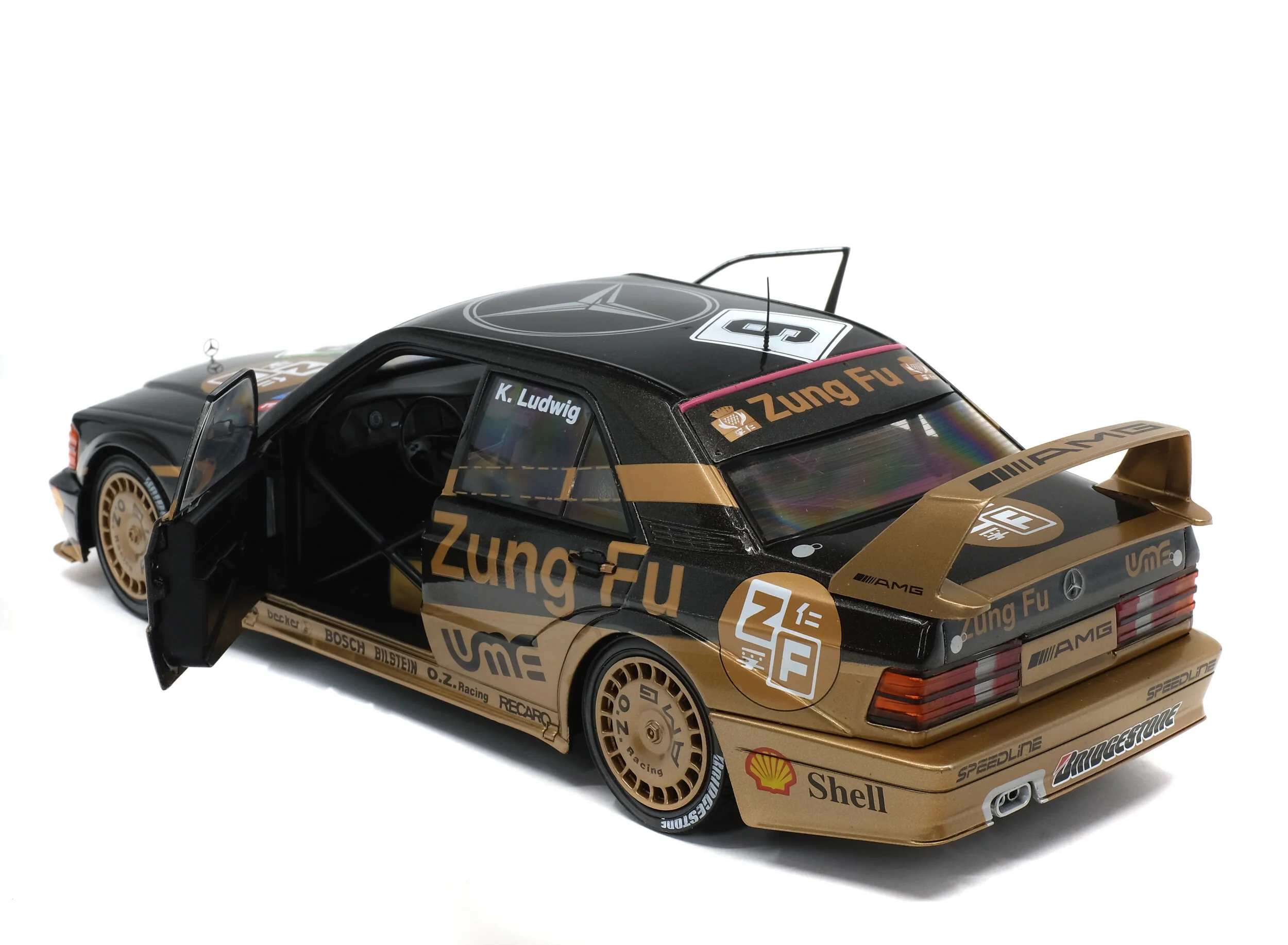 SOLIDO 1:18 SCALE MODEL CAR MERCEDES 190E EVO2 DTM - GP MACAU - Image 4