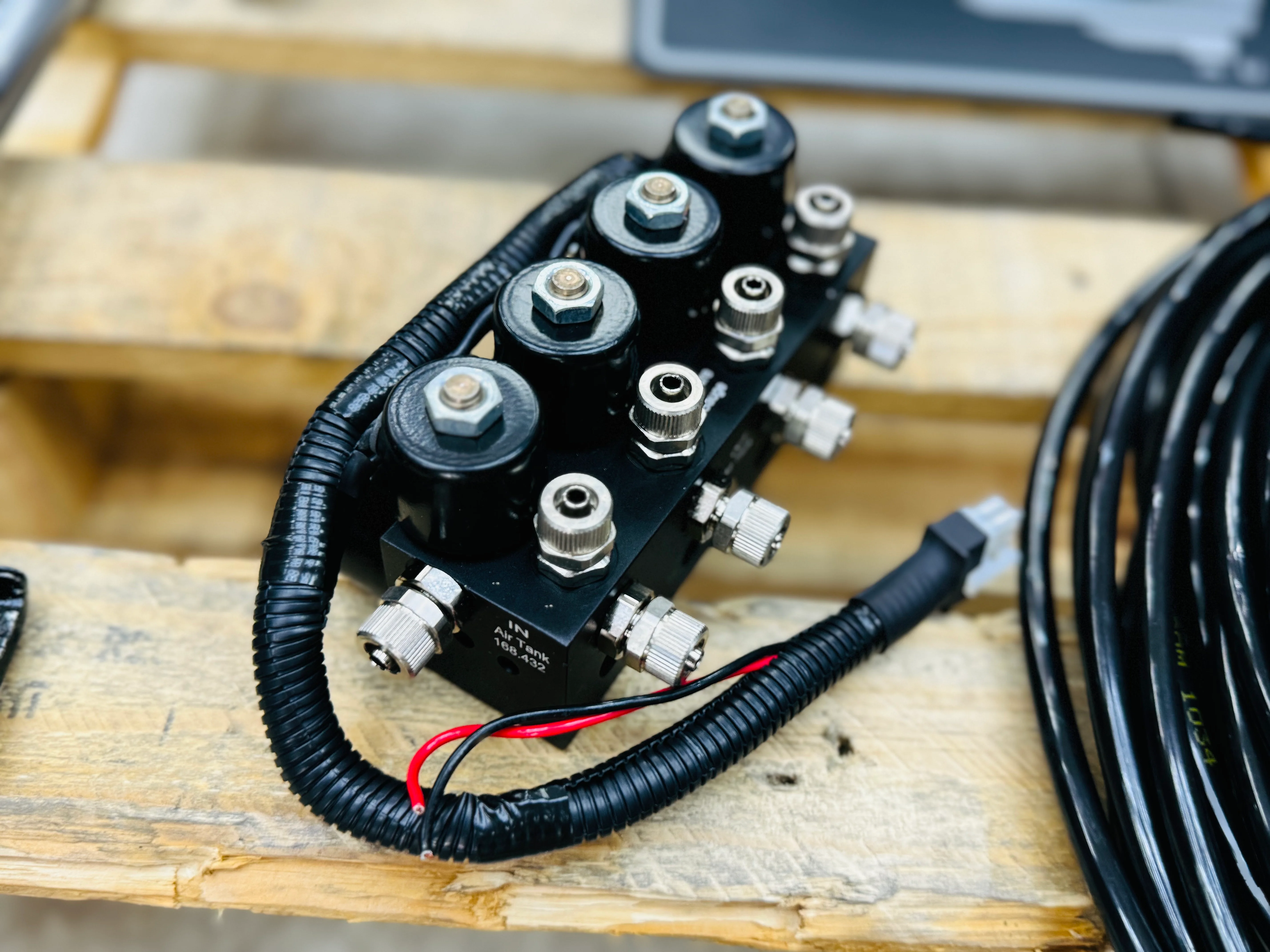 CASTOR BLUETOOTH AIR SUSPENSION FOR POLO - Image 8
