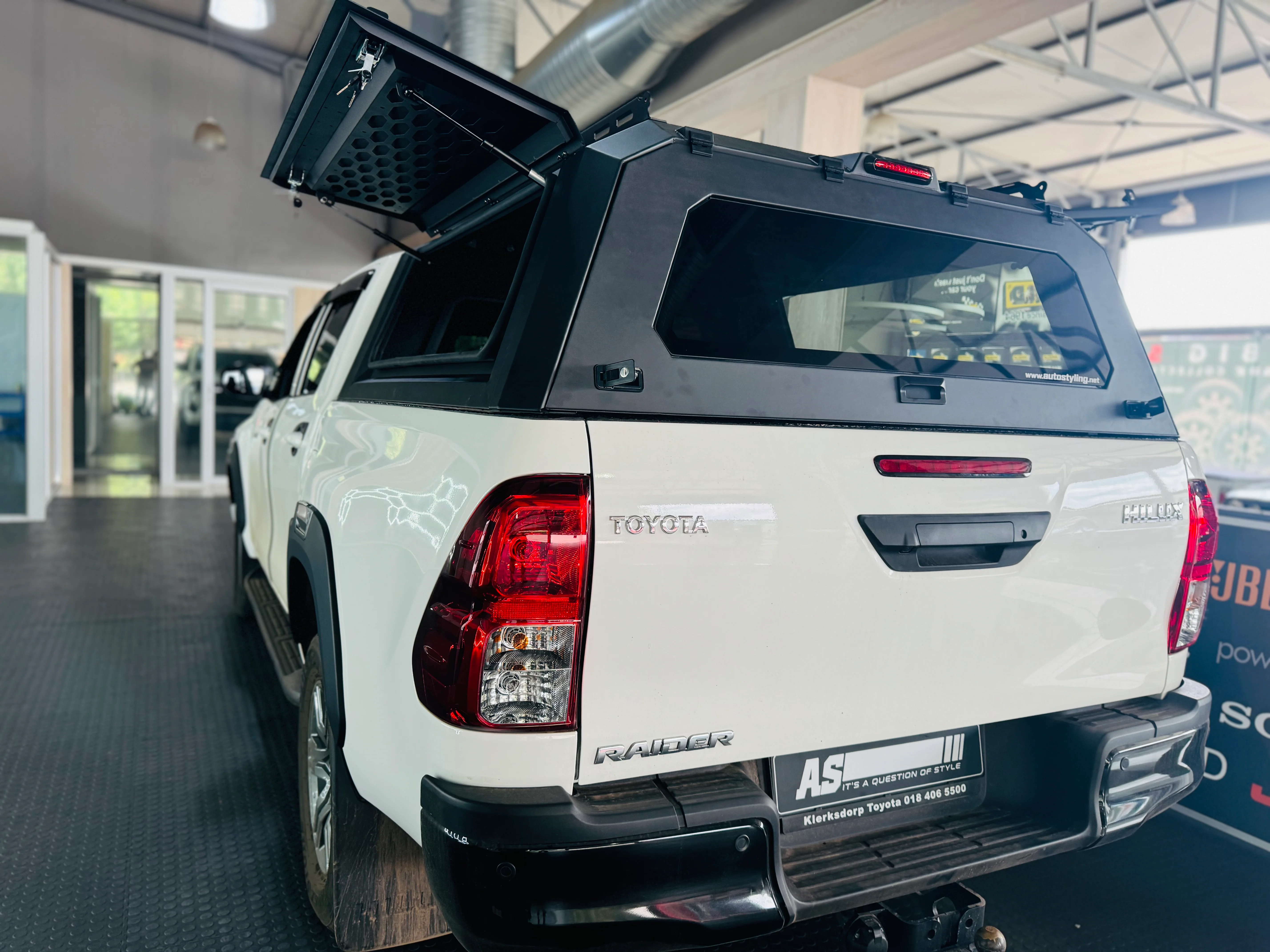 TOYOTA HILUX 2016+ BLACK STEEL CANOPY - Image 19