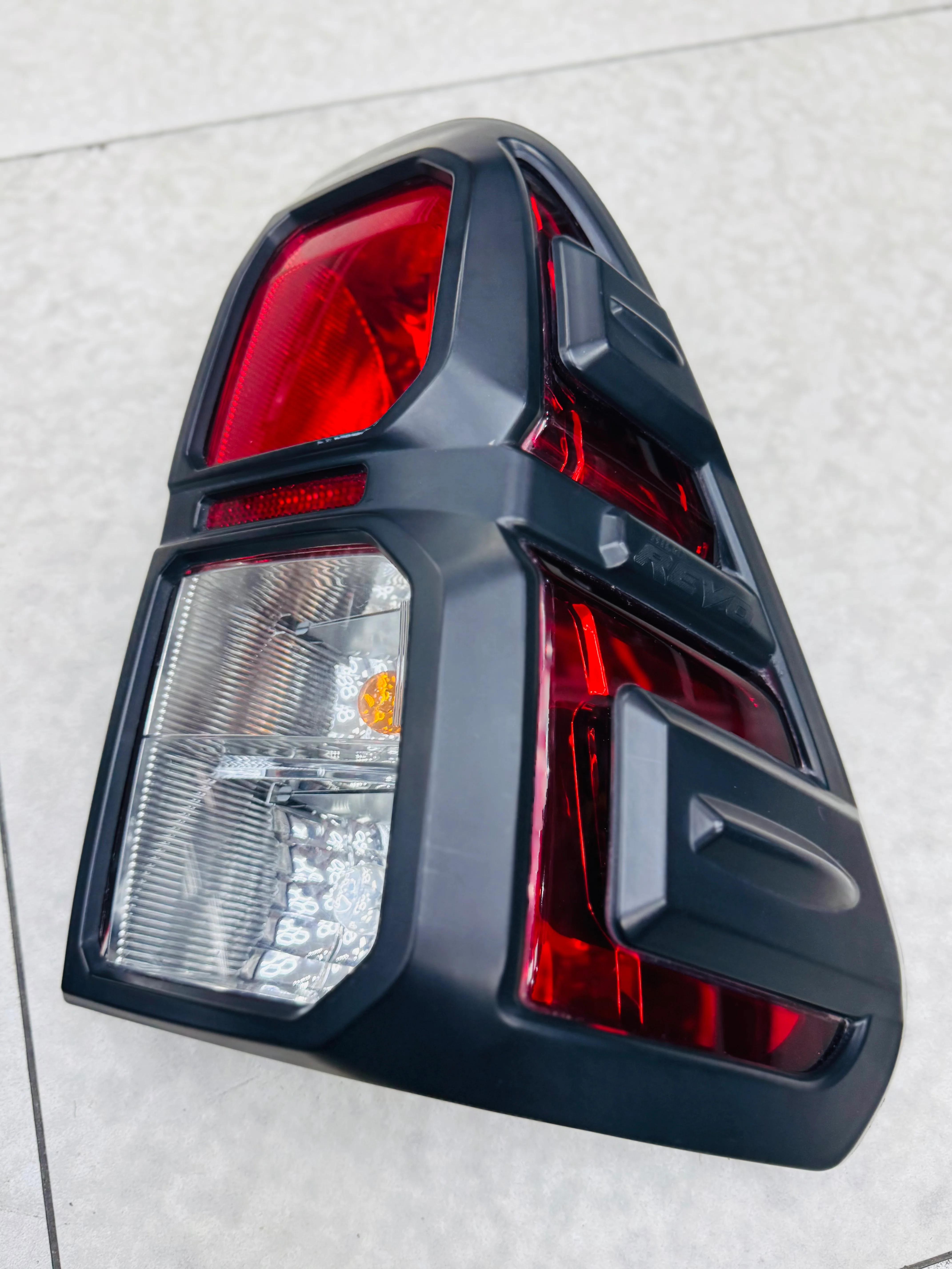 Toyota Hilux 2016+ OEM TAILLIGHTS - Image 4