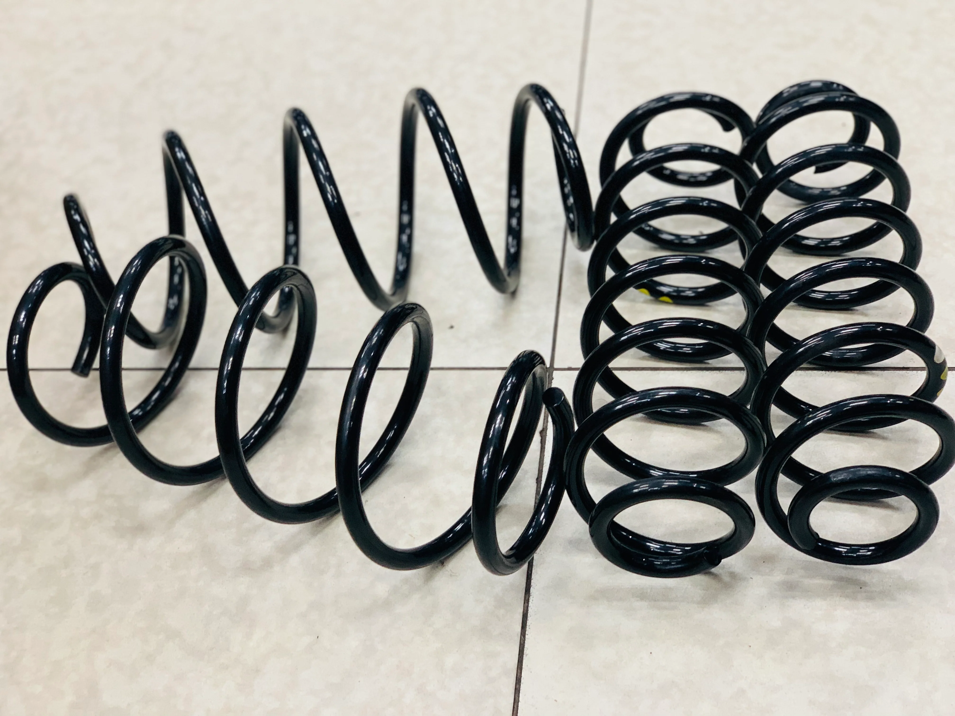 VW MK5 GTI OEM USED SPRINGS - Image 3