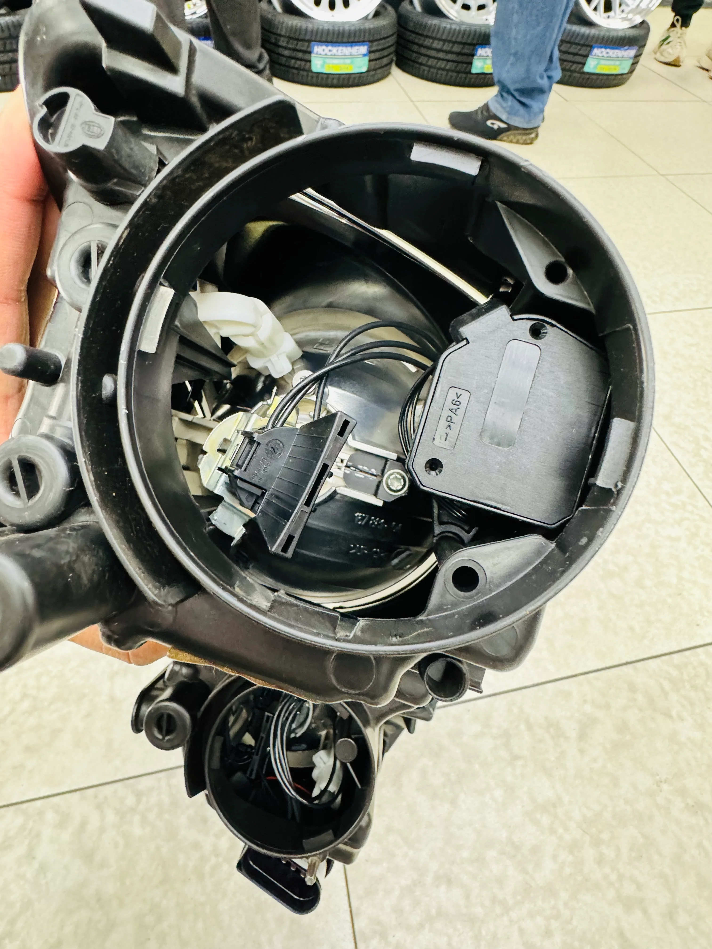 VW POLO 6 OEM PREOWNED headlights - Image 14